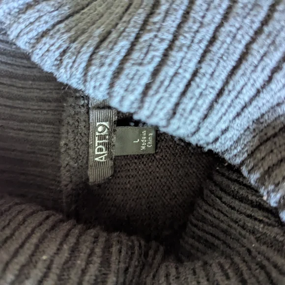 Apt. 9 Black Turtleneck Sleeveless Sheath Sweater - Picture 3 of 3